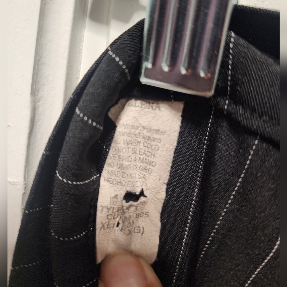 Milena Set Of Black pinstripe pants with matching top. Size XL - Picture 3 of 7